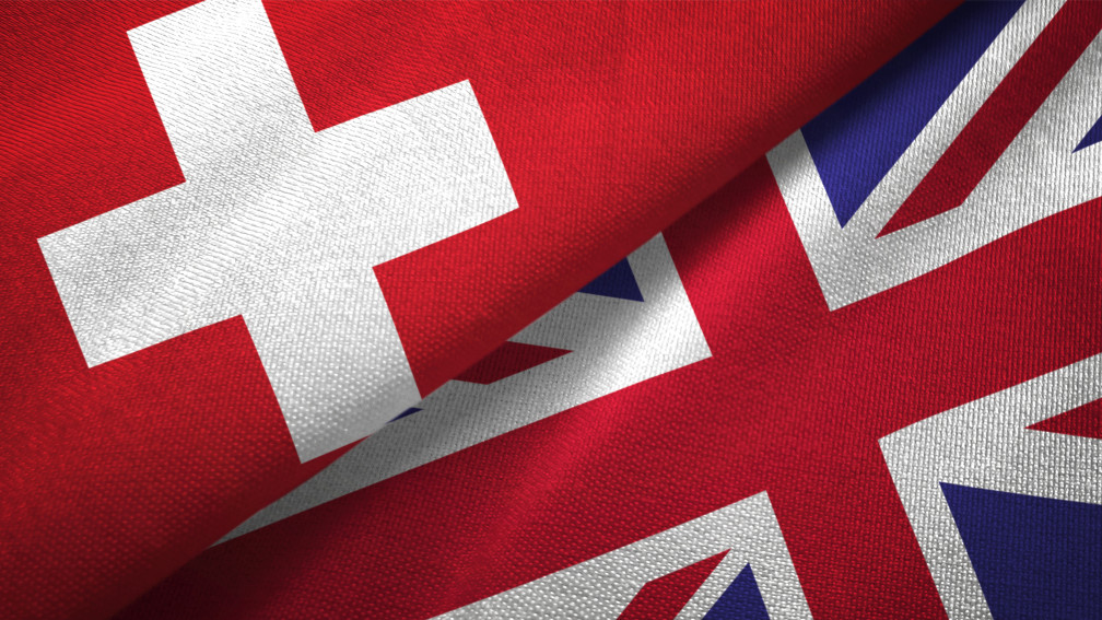 Schweiz-Grossbritannien-Flaggen