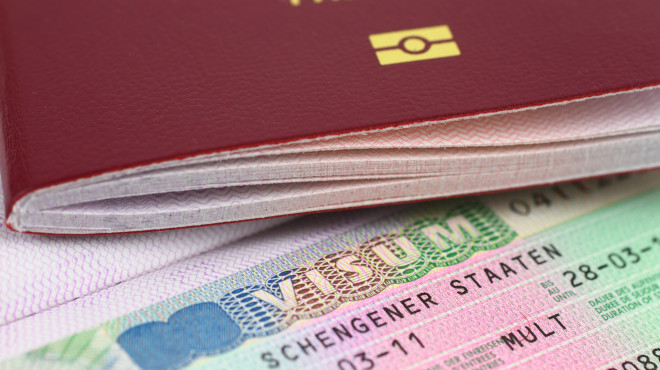 Reisepass auf dem "Schengen" steht