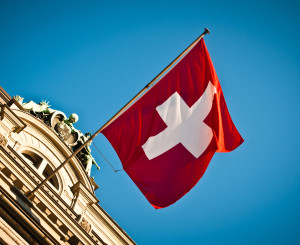 Bundeshaus und Schweizer Flagge