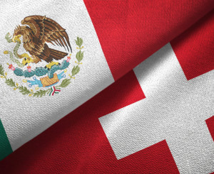 Flaggen von Mexiko und der Schweiz