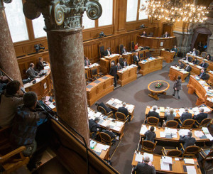 Vogelperspektive auf Kommissionssaal im Bundeshaus