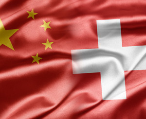 Chinesische und Schweizer Fahne