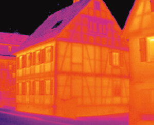 Haus aus Sicht eines Wärme Barometers
